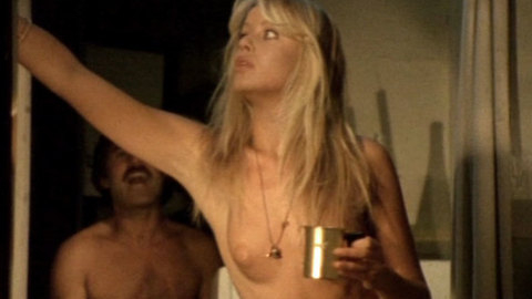 Pic: Gloria Guida in Travolto dagli affetti familiari