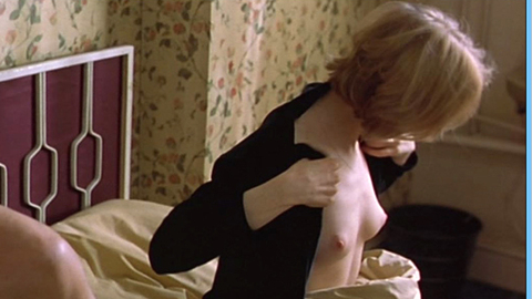 Pic: Claire Skinner in Mauvaise passe