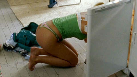 Pic: Nadja Uhl in Sommer vorm Balkon
