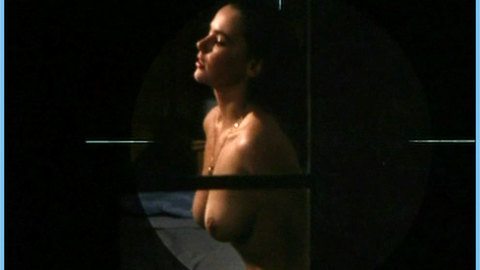 Pic: Delphine Zentout in L' Oeil écarlate