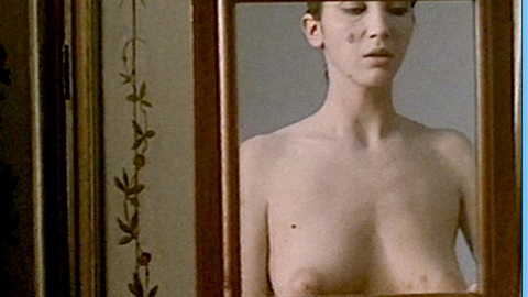 Pic: Myriem Roussel in Tristesse et beauté (1985)