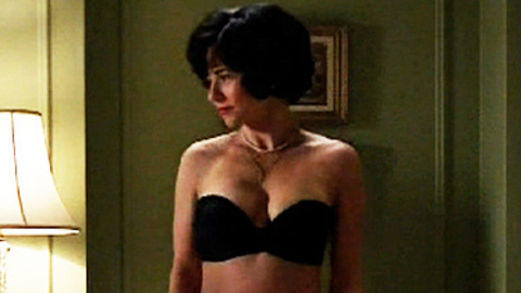 Pic: Linda Cardellini in Mad Men