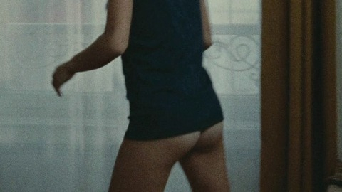 Pic: Nathalie Baye in The Mouth Agape