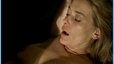 Pic: Barbara Rudnik in Doppeltes Dreieck