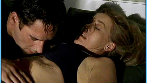 Pic: Barbara Rudnik in Doppeltes Dreieck