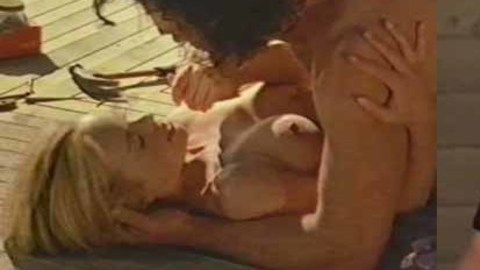 Pic: Tushka Bergen in Hurrah