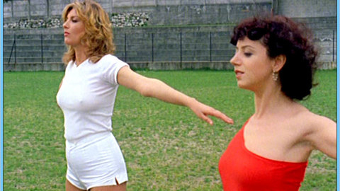 Pic: Anna Maria Rizzoli in La ripetente fa l'occhietto al preside