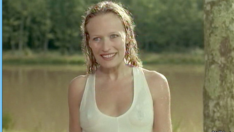 Pic: Sophie Broustal in Cache Cash