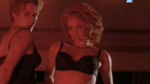 Pic: Lisa Robin Kelly in Late Last Night