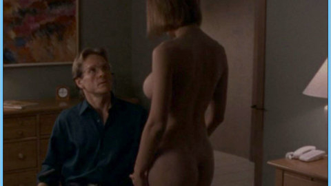 Pic: Sofia Shinas in The Outer Limits