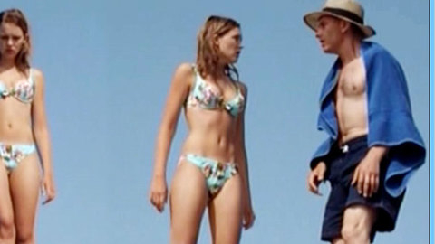 Pic: Laura Tonke in Just Married