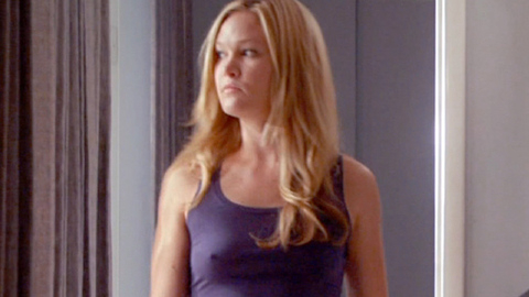 Pic: Julia Stiles in Dexter