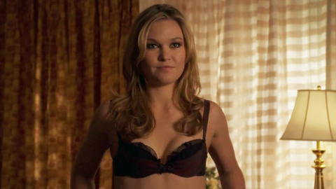 Pic: Julia Stiles in Blue