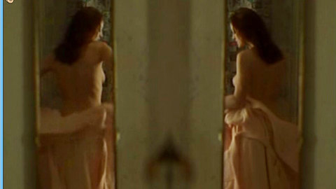 Pic: Nadia Farès in Flairs ennemis