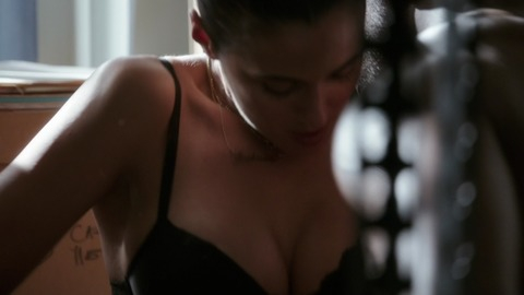 Pic: Emmanuelle Chriqui in Murder in the First