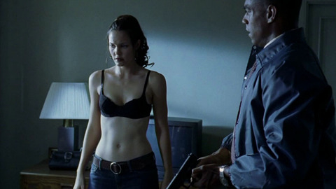 Pic: Leslie Bibb in Line of Fire