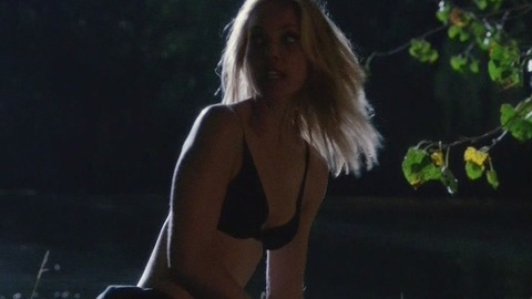 Pic: Leslie Bibb in About A Boy (2014)