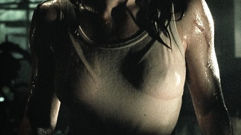 Pic: Jessica Biel in The Texas Chainsaw Massacre