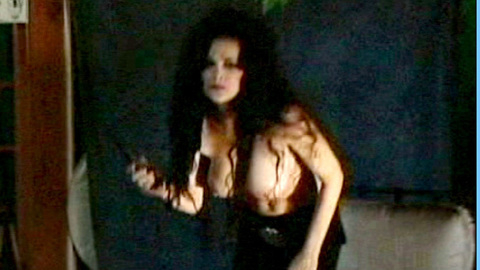Pic: Julie Strain in Bleed