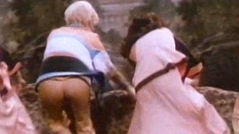 Pic: Ingrid Steeger in Zwei himmlische Töchter