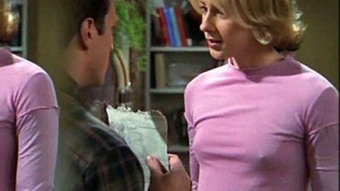Pic: Traylor Howard in Two Guys, a Girl, and a Pizza Place null