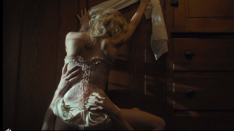 Pic: Izabella Miko in Dark Streets
