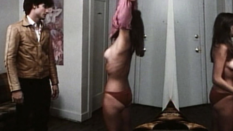 Pic: Britt Helfer in Alley Cat