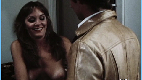 Pic: Britt Helfer in Alley Cat