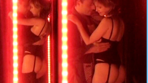 Pic: Stefanie Stappenbeck in Hotte im Paradies