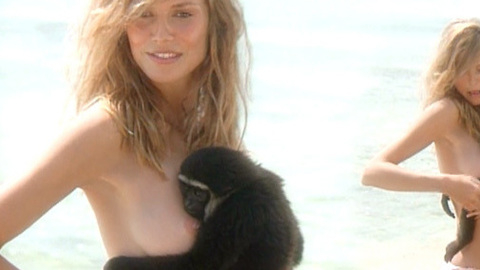 Pic: Heidi Klum in Sports Illustrated: Swimsuit 2001
