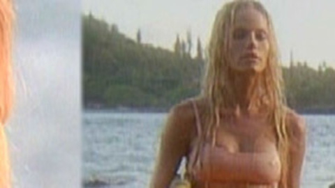 Pic: Rachel Roberts in Sports Illustrated: Swimsuit 2000