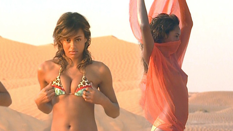 Pic: Shakara Ledard in Sports Illustrated: Swimsuit 2001
