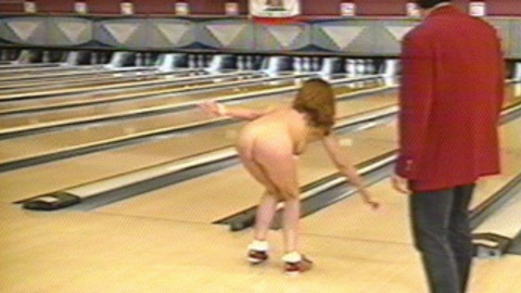 Pic: Tammy Parks in Nude Bowling Party