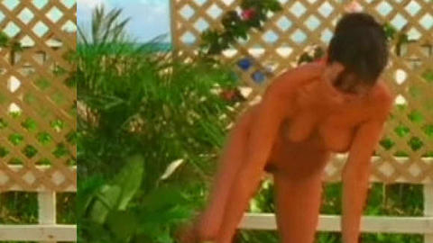 Pic: Lauren Hays in Hotel Erotica