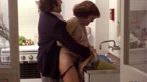 Pic: Carmen Maura in ¿Qué hace una chica como tú en un sitio como éste?