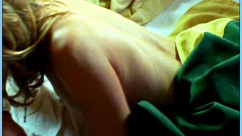 Pic: Antje Schmidt in Die Nacht, in der ganz ehrlich überhaupt niemand Sex hatte