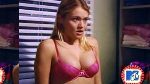 Pic: Elisabeth Lund in Undressed null