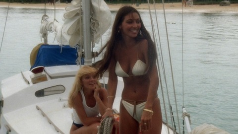 Pic: Carole Davis in Piranha Part Two: The Spawning