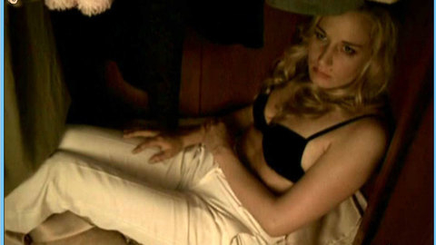 Pic: Janine Kunze in Barfuss