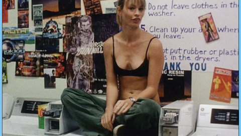 Pic: Cameron Richardson in Dorm Daze
