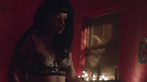 Pic: Emily Hampshire in Man Seeking Woman