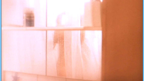 Pic: Alexandra Maria Lara in Was nicht passt, wird passend gemacht