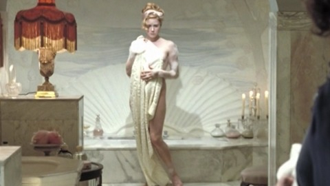 Pic: Amy Adams in Miss Pettigrew Lives for a Day