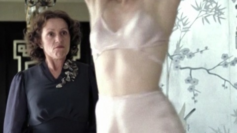 Pic: Amy Adams in Miss Pettigrew Lives for a Day