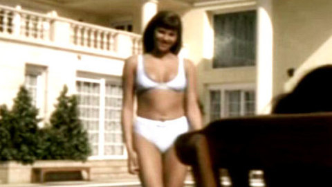 Pic: Jasmin Gerat in I Love You Baby