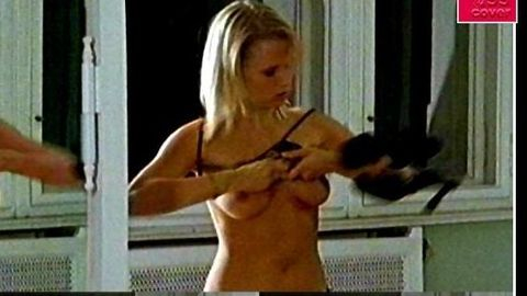 Pic: Nova Meierhenrich in Der Club der grünen Witwen