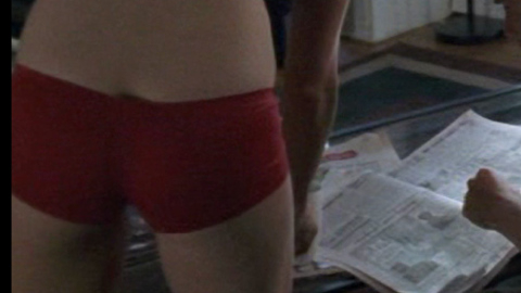 Pic: Lindsey McKeon in What Doesn't Kill You