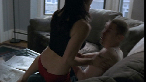 Pic: Lindsey McKeon in What Doesn't Kill You