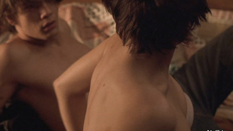 Pic: Mandy Moore in How to Deal (2003)