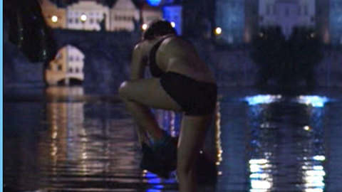 Pic: Mandy Moore in Chasing Liberty